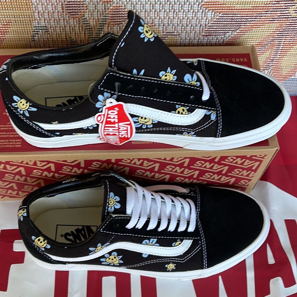 Vans Men’s Old Skool
Trippy Grin Floral Black/
VN0Á5JMIY23
 sneakers - Picture 3 of 16